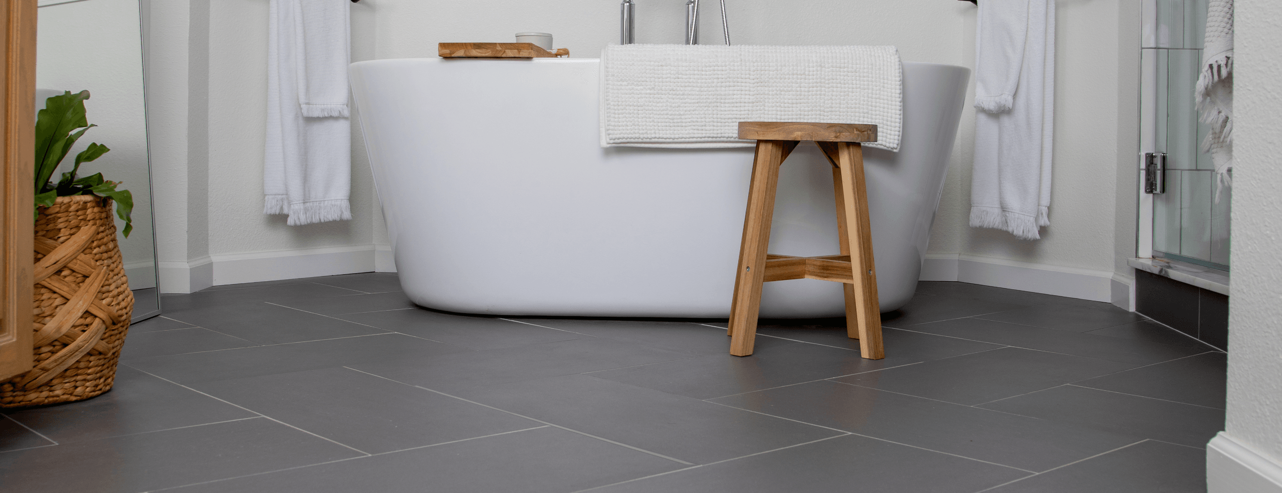 How to Get Bathroom Smelling Fresh with Bona Scented Cleaners - Article Hero - Desktop-Mobile - EPI – 1.png