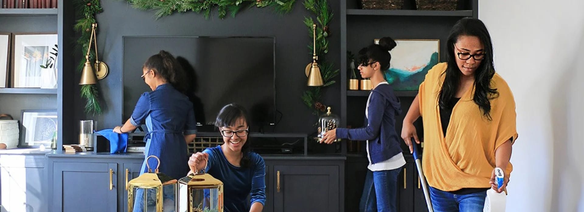 Holiday Cleaning in a Time Crunch Before Guests Arrive-Hero1x-.png